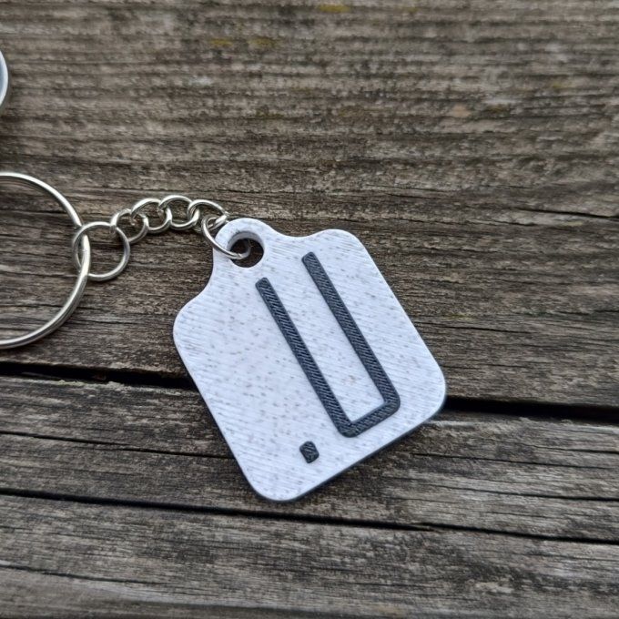 Prochainement : Porte-clés connecté personnalisé carré